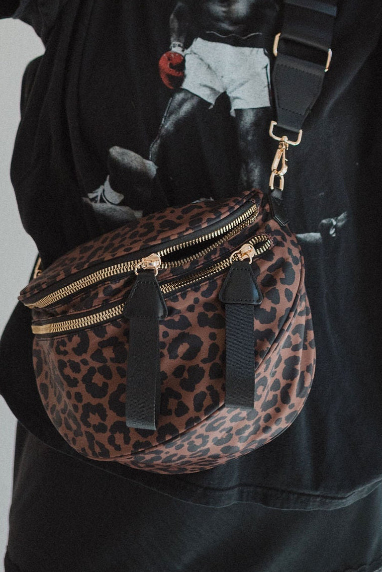 On The Go Bag Dark Leopard